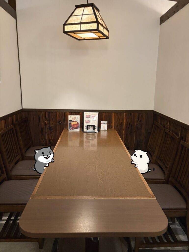 魚伊の半個室テープルの写真